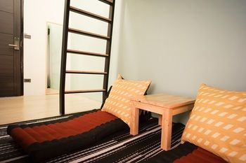 Bunny Burrow Hostel Bangkok